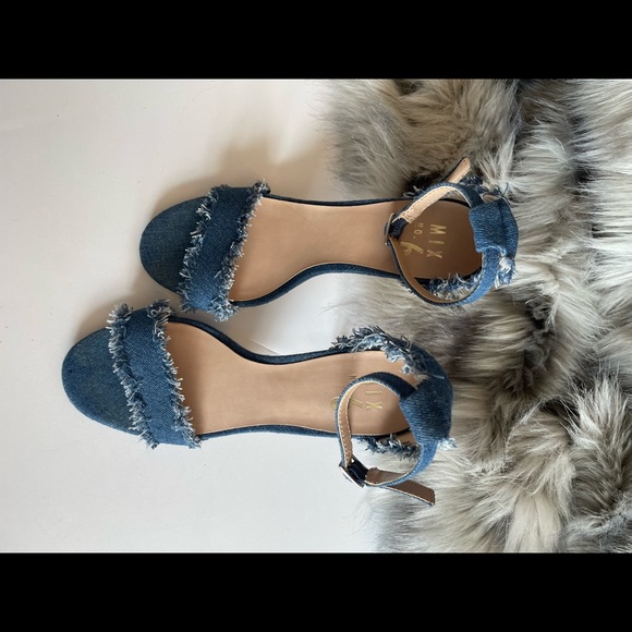 Denim ankle strap stiletto sandal frayed edge (7) - Picture 3 of 7